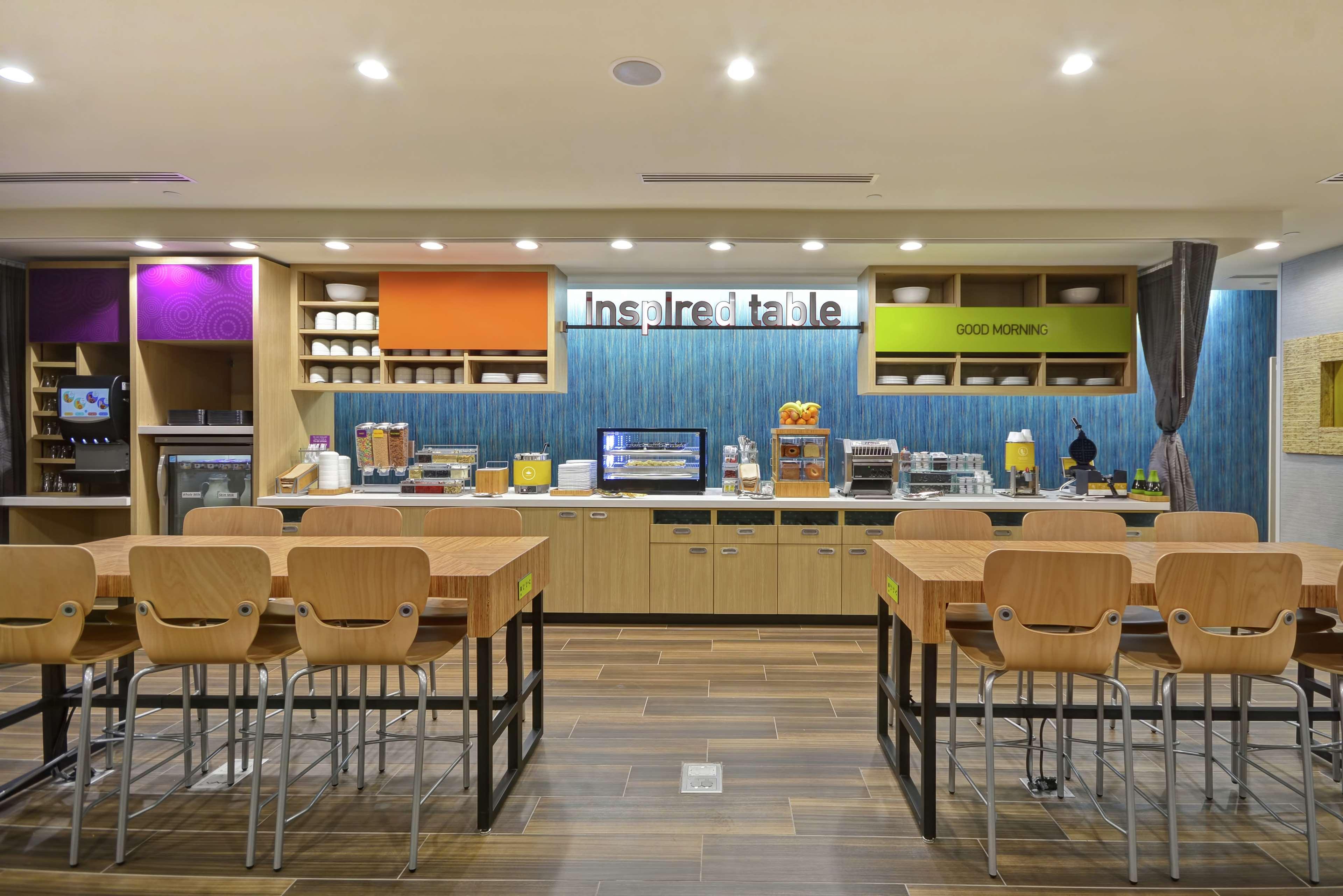 Hotel Home2 By Hilton Dayton South